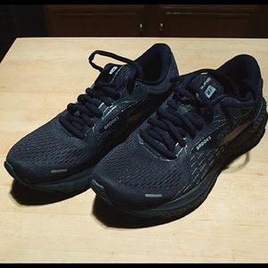 Brooks shoes  for women